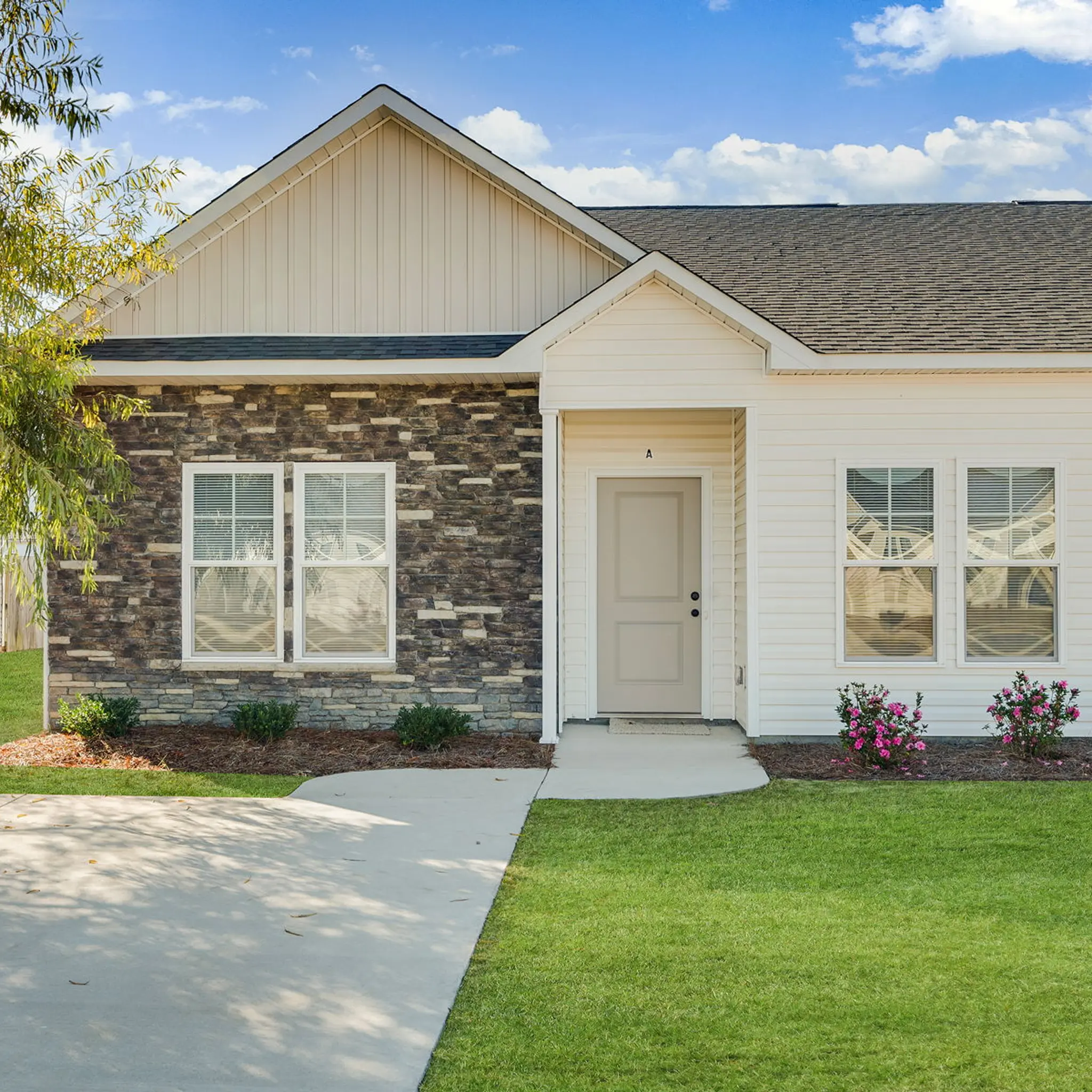 Allen Ridge Townhomes 2 & 3 Bedroom Apartments for Rent in Greenville